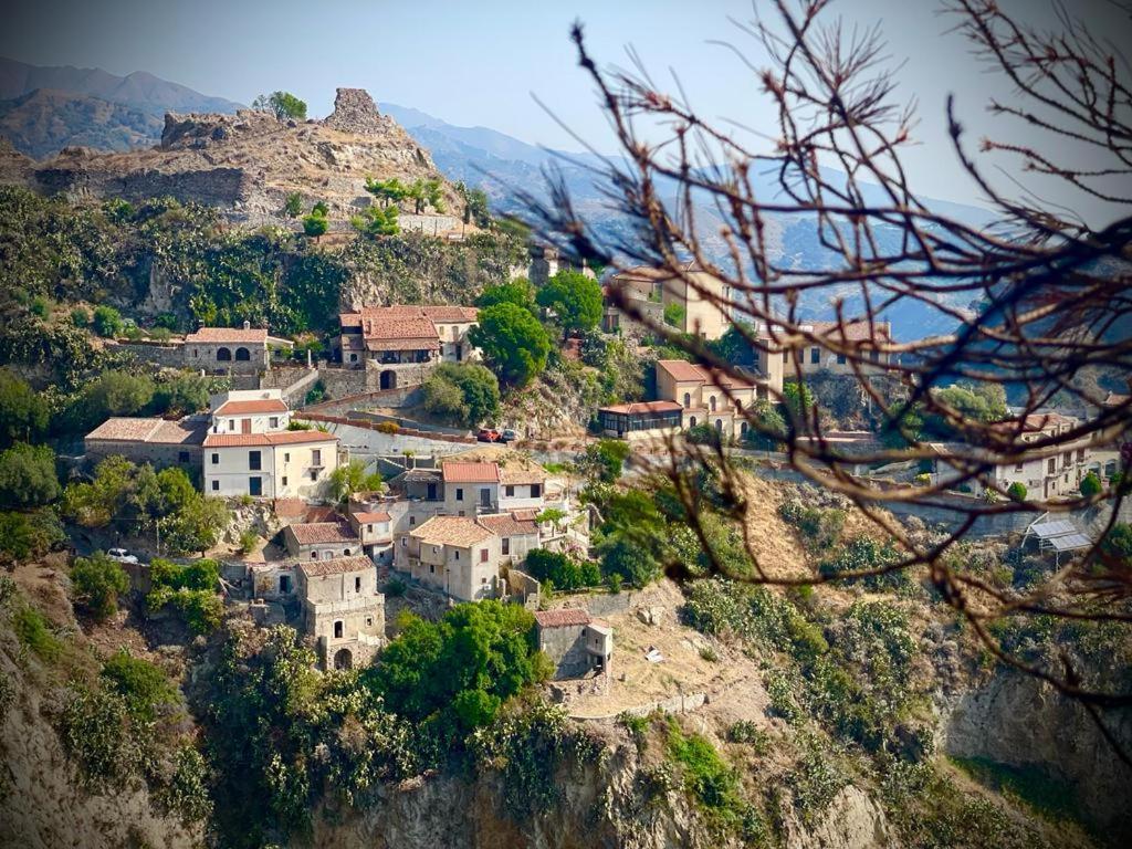 La Casina Di Venere Hotel Savoca Buitenkant foto